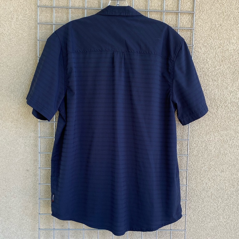 Men's Blue Pattern Button-Down Short-Sleeve Shirt - Picture 3 of 7